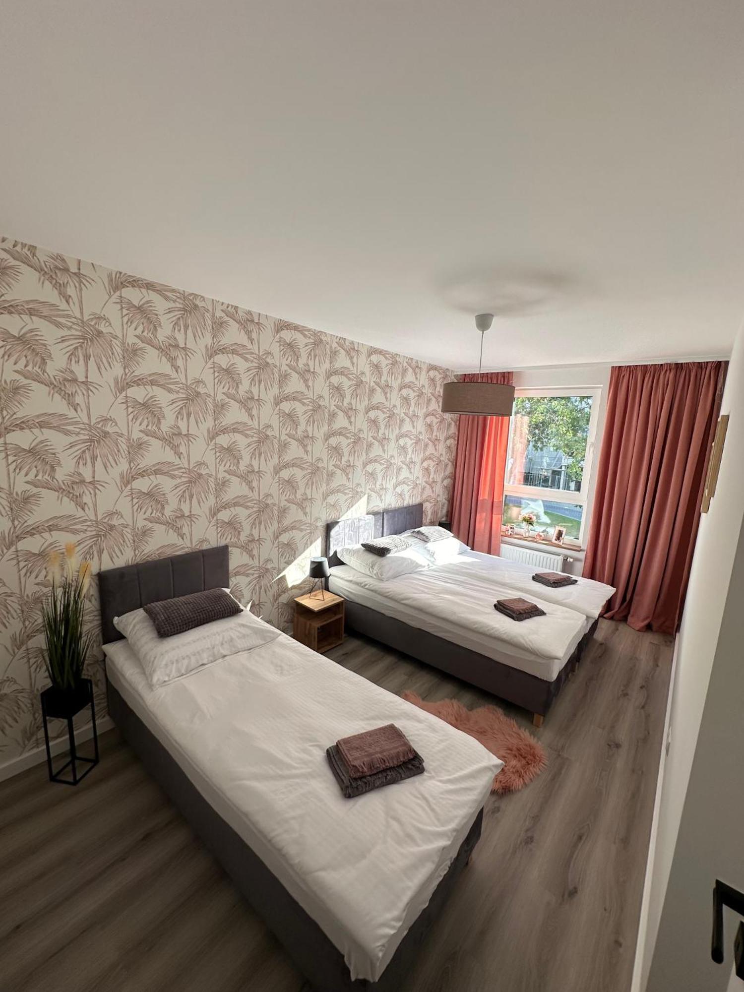 Skytravel 26 Apartament Pileckiego Nowy Dwor Mazowiecki Airport Modlin 24H Eksteriør billede